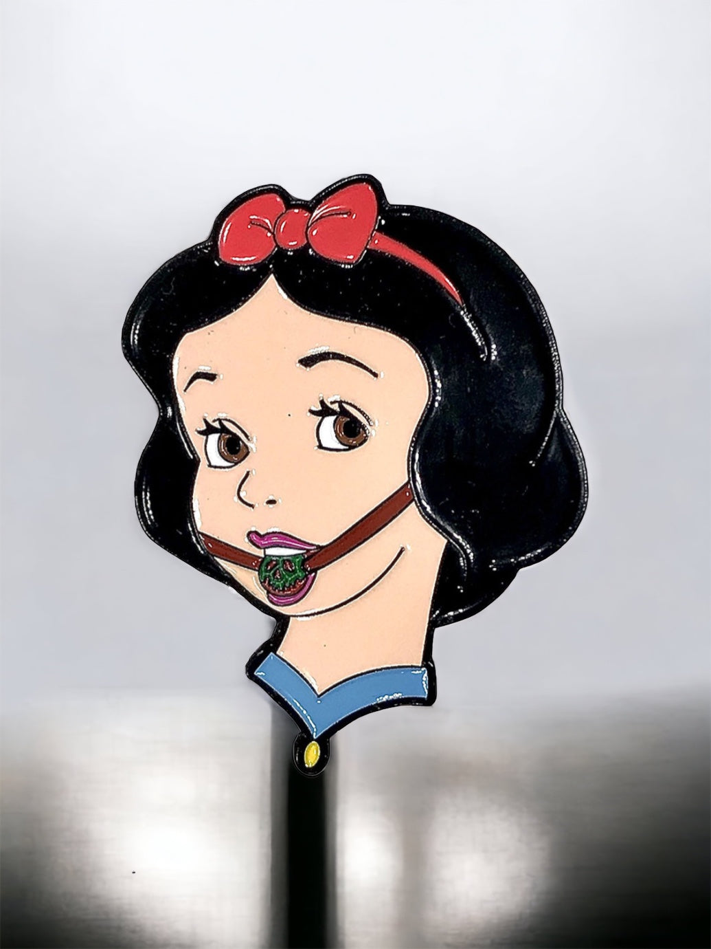 Snow White Gag Pin