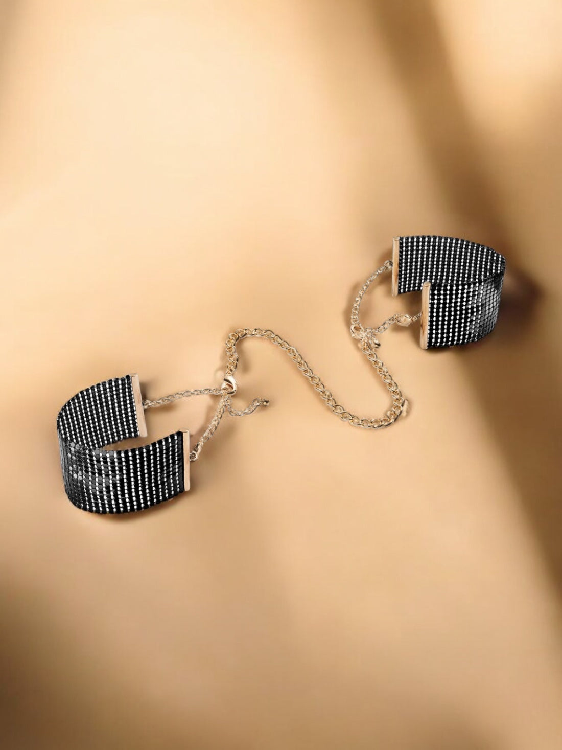 Desir Metallique Mesh Handcuffs - Black