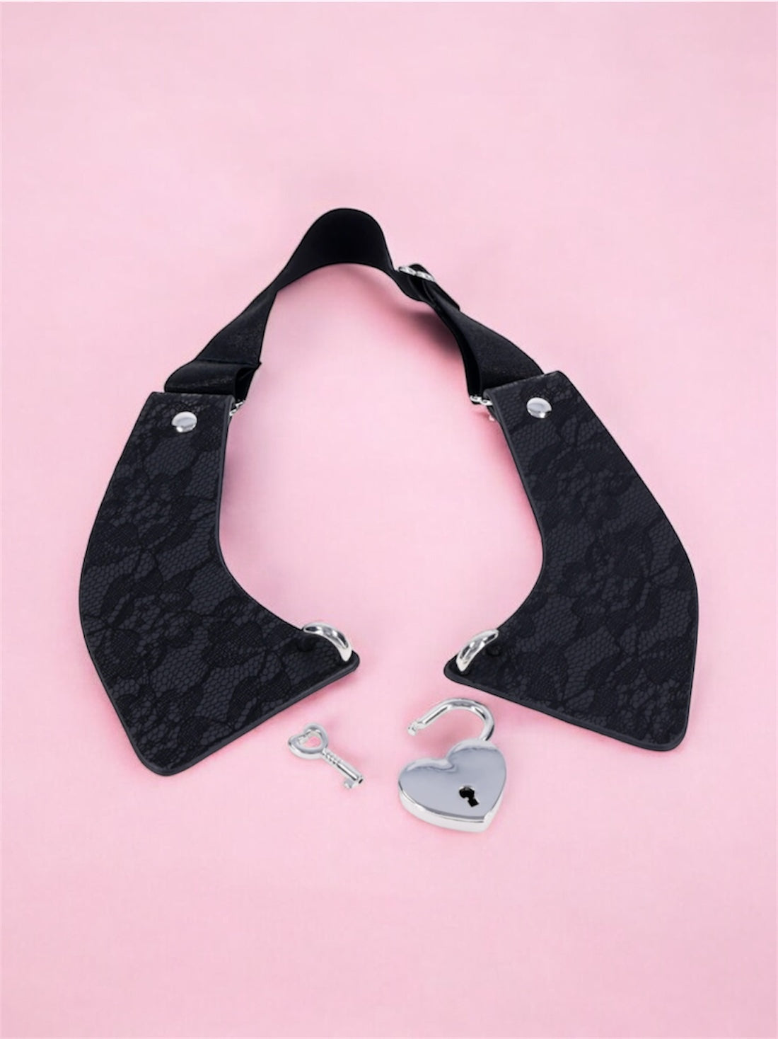 Sex & Mischief Heartbound Lace Day Collar
